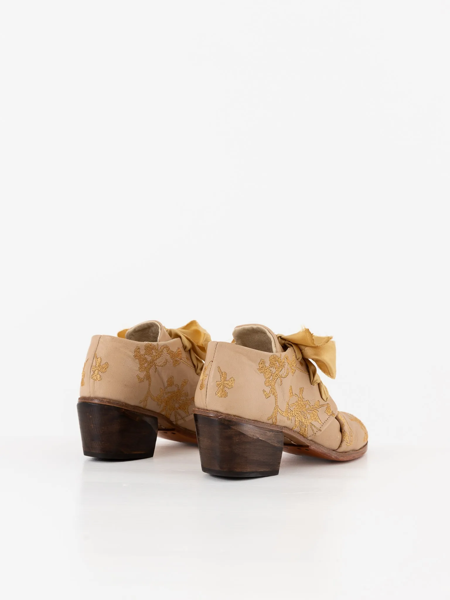 Atelier Inscrire Extinct Flowers Shoe