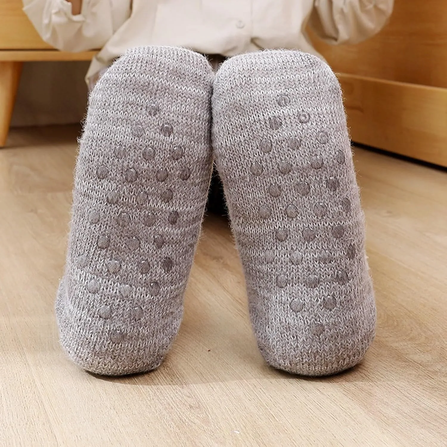 Fluffy Socks for Women Thick Fuzzy Fleece Plush Sleeping Socks Soft Sherpa Lined Socks Non Slip with Grippers